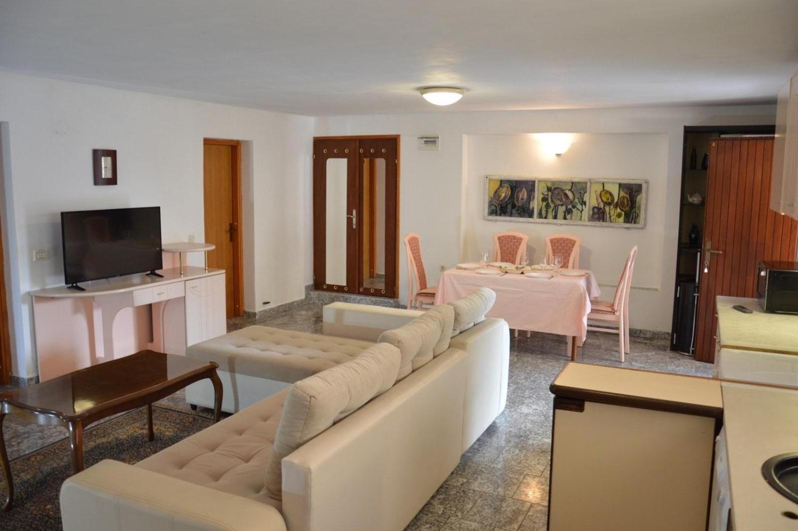 Apartments Aurelia Nova Vas  外观 照片